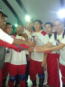 Selección de Distrito Capital con el trofeo del Nacional de goalball 2016. 