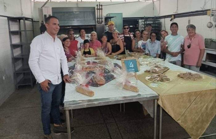 Exposición final y cierre del curso de panadería con autoridades del INCES.